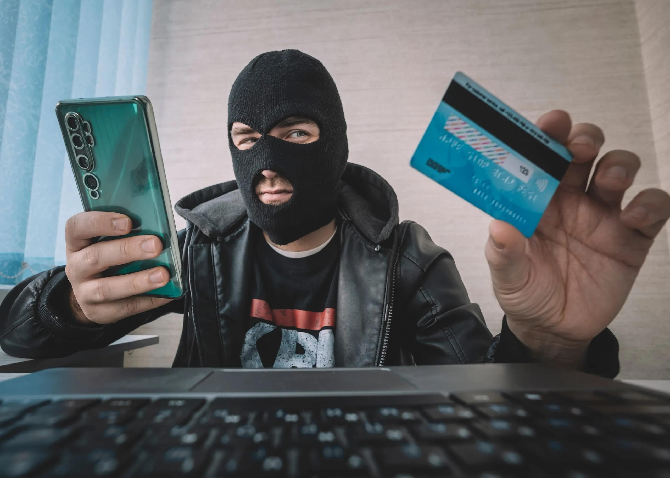 Telefonbetrug: So schützen sich Handwerksbetriebe vor Dieben mit KI-Stimmen