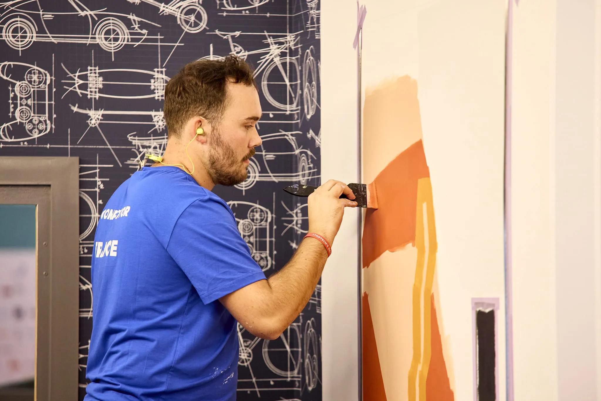 Der französische Teilnehmer im Skill "Painting and Decorating" bei den EuroSkills 2023 in Danzig.