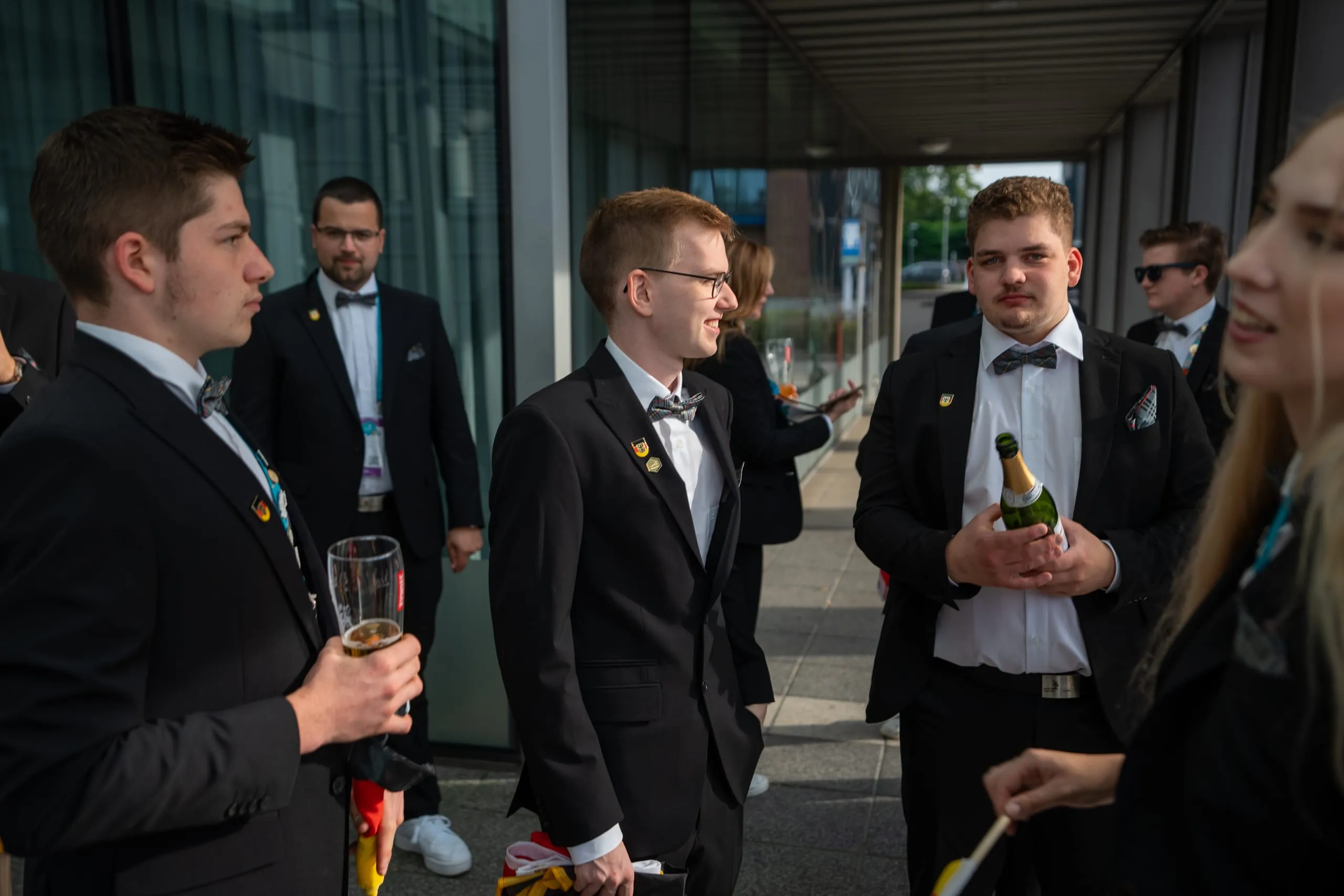 Nach den Wettkämpfen der EuroSkills 2023 ließen die Teilnehmer verdientermaßen die Korken knallen.