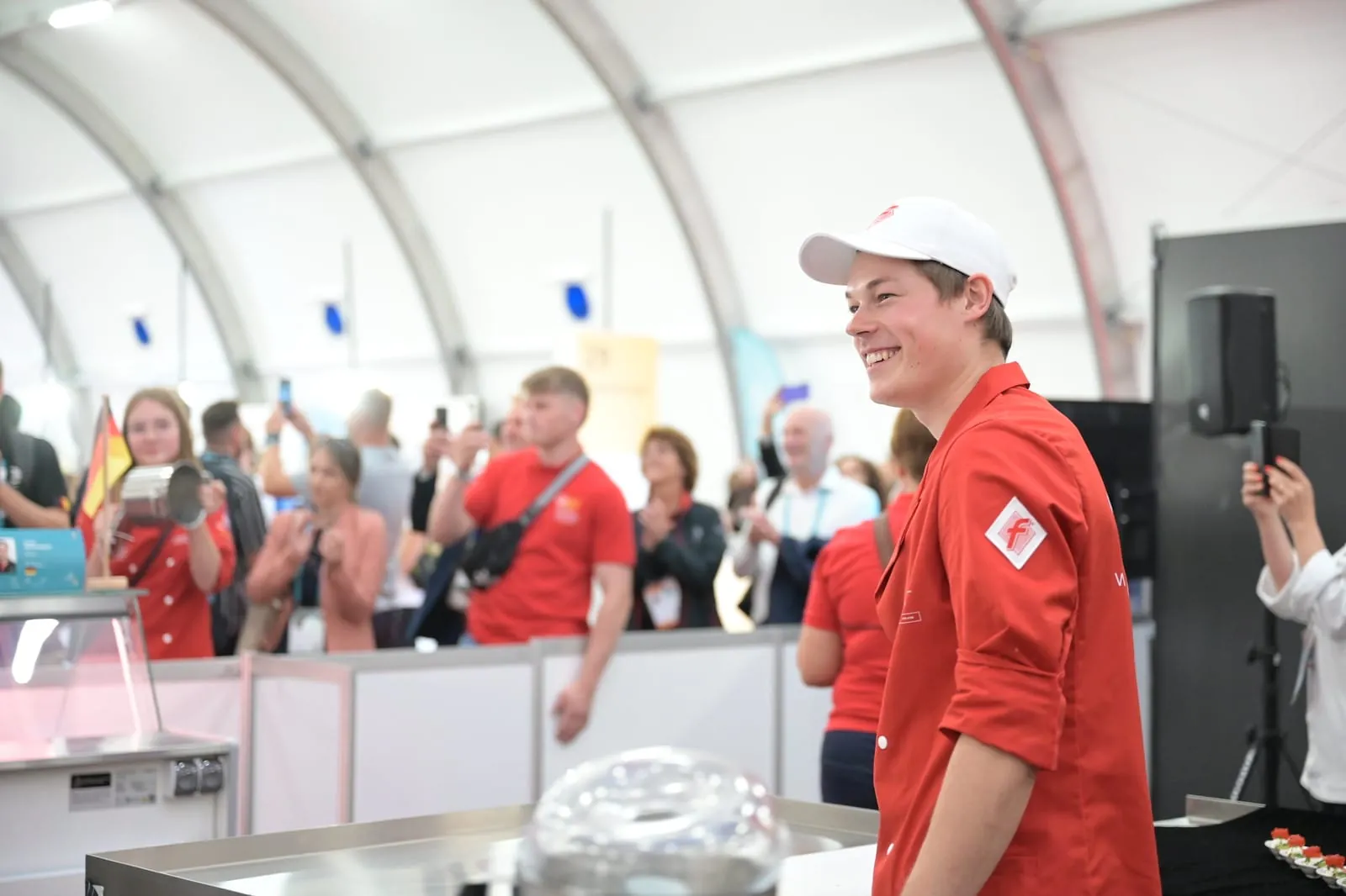 Fleischer Franz Prostmeier gewann Silber im Skill "Butchery" bei den EuroSkills 2023 in Danzig.