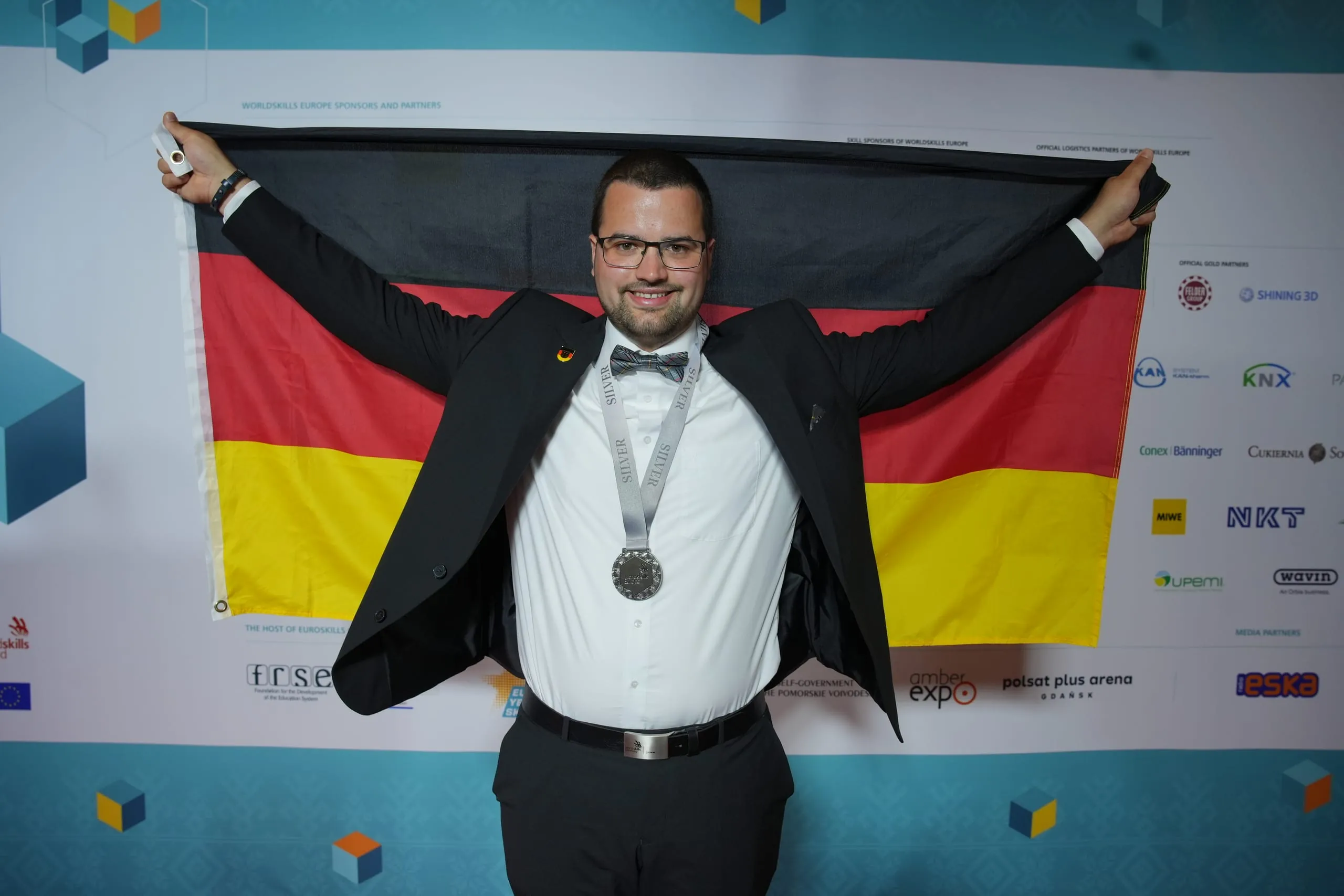 Kälte- und Klimatechniker Frederik Stiegen gewann Silber im Skill "Refrigeration and Air Conditioning" bei den EuroSkills 2023 in Danzig.