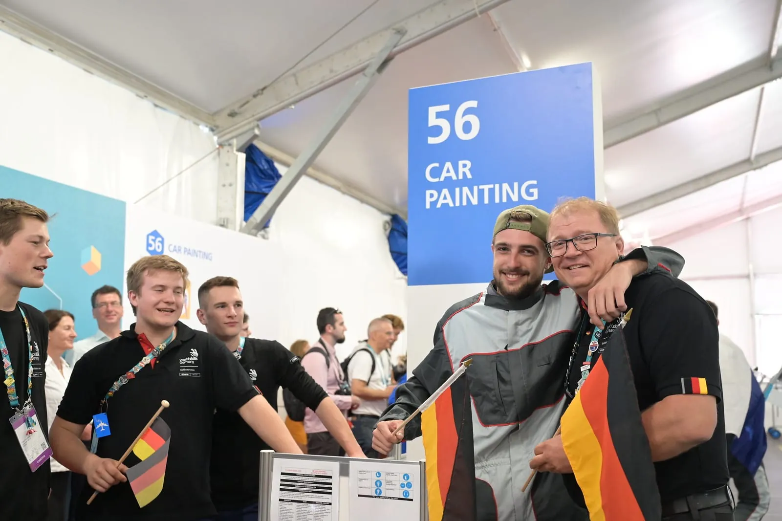 Fahrzeuglackierer Johannes Brandl gewann Silber im Skill "Car Painting" bei den EuroSkills 2023 in Danzig.