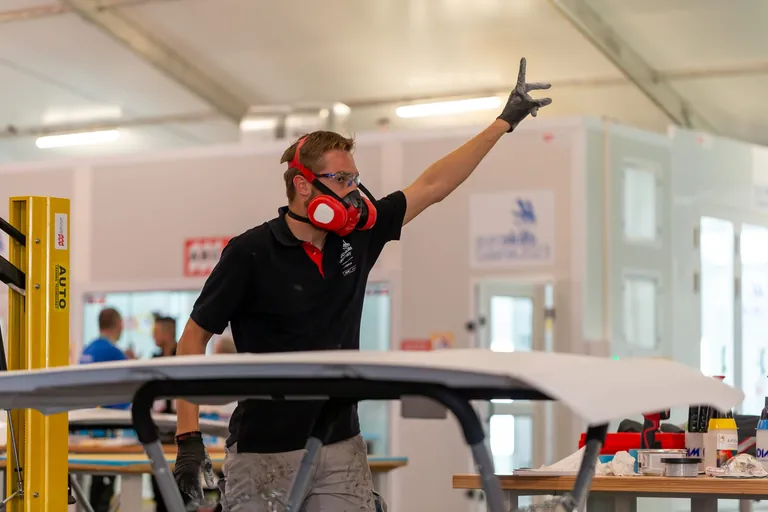 Er ist der deutsche Vertreter im Skill "Car Painting" bei den EuroSkills 2023 in Danzig.