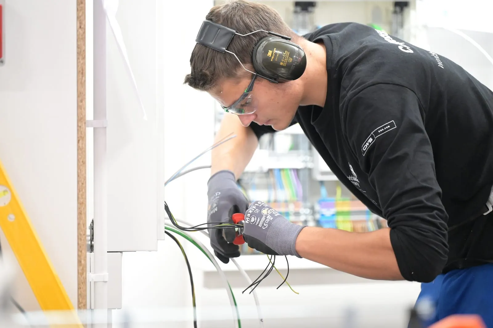 Elektroniker Justus Sinn erhielt die Exzellenzmedaille im Skill im Skill "Electrical Installations" bei den EuroSkills 2023 in Danzig.