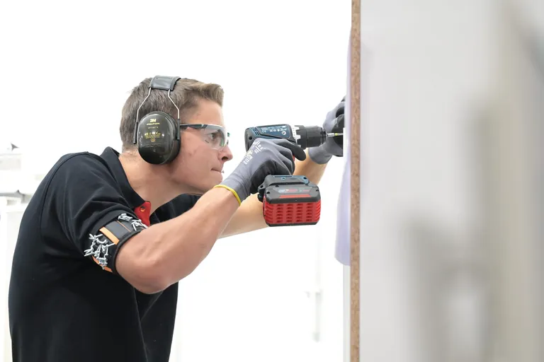 Er ist der deutsche Vertreter im Skill "Electrical Installations" bei den EuroSkills 2023 in Danzig.