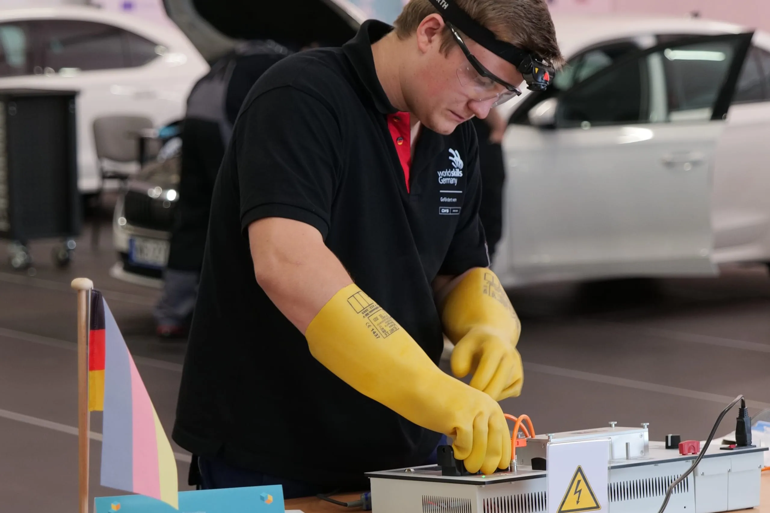 Kfz-Mechatroniker Manuel Schmied gewann die Exzellenzmedaille im Skill "Automobile Technology" bei den EuroSkills 2023 in Danzig.