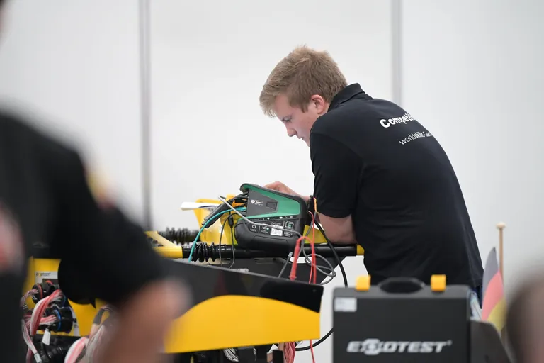 Der deutsche Vertreter im Skill "Automobile Technology" bei den EuroSkills 2023 in Danzig.