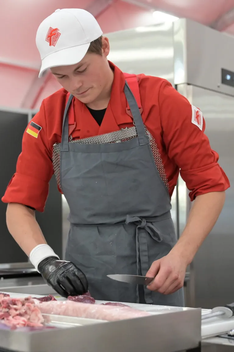 Fleischer Franz Prostmeier bei den EuroSkills 2023 in Danzig.