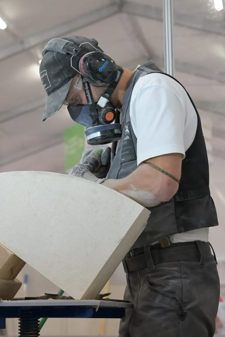 Steinmetz Johannes Reiter bei den EuroSkills 2023 in Danzig.