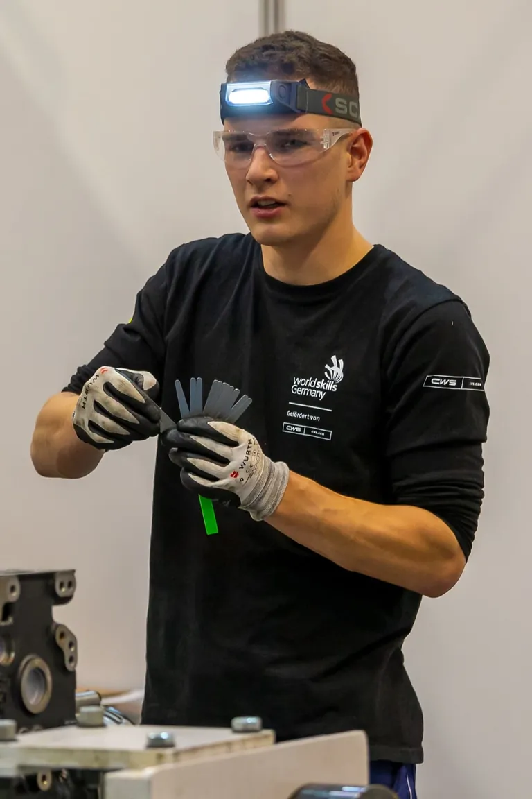 Land- und Baumaschinenmechatroniker Tim Damerius bei den EuroSkills 2023 in Danzig.