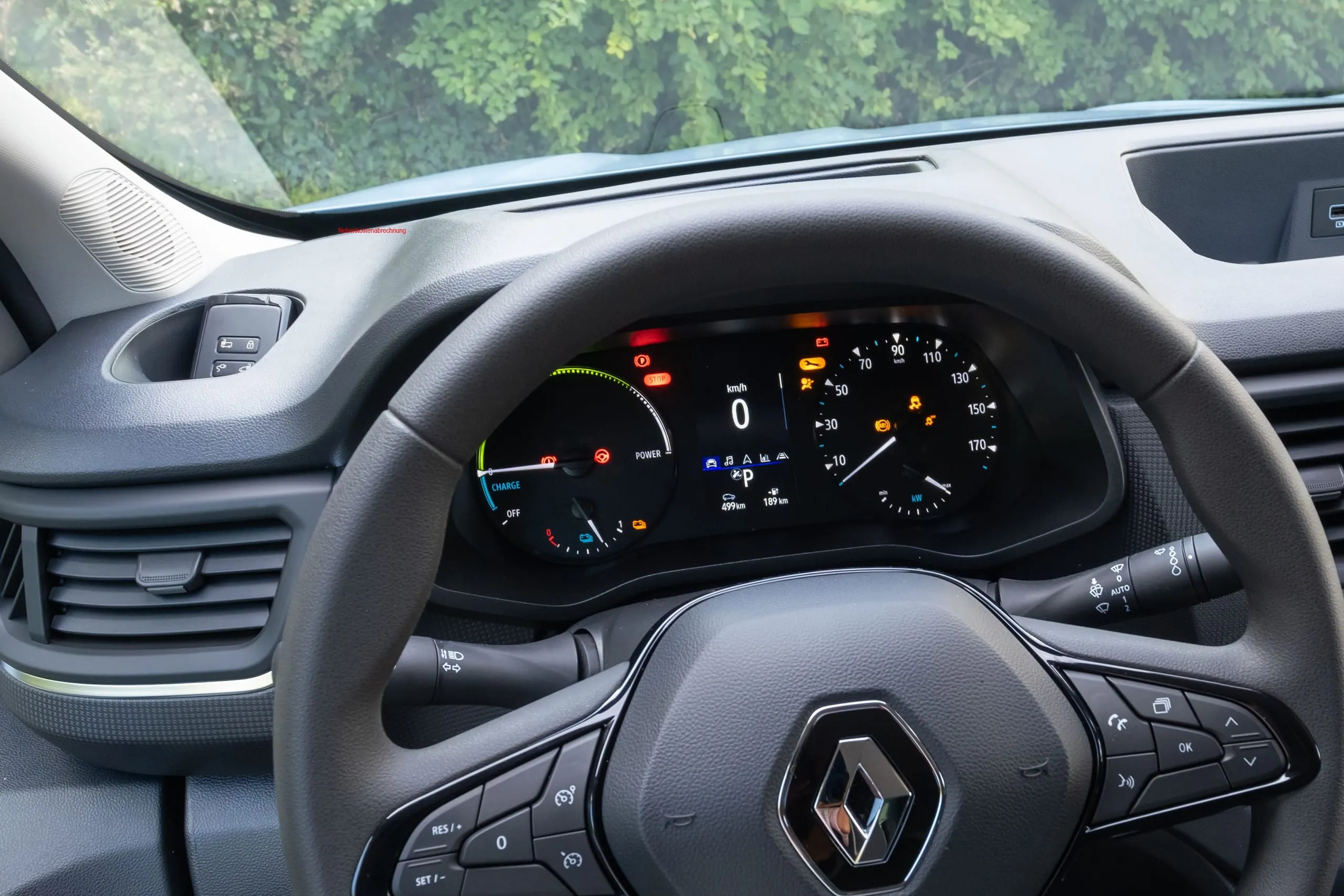 So schön können klassische Instrumente sein: klare und übersichtliche Anzeigen aller wesentlichen Funktionen.