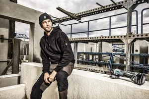 Hoodie und Strickm&uuml;tze von ISM