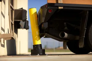 R&uuml;ckfedernder Ganzstahlpoller