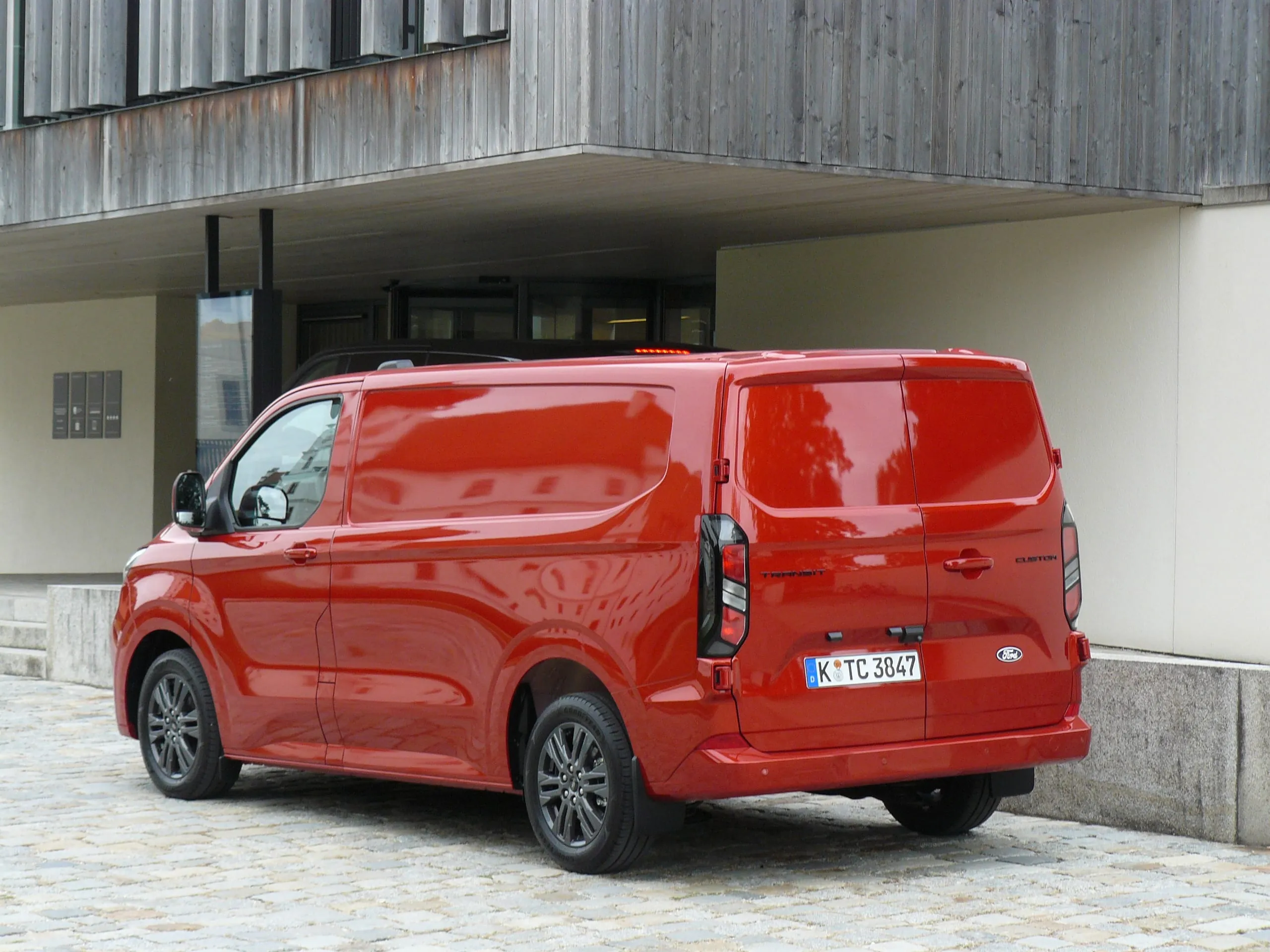 Dynamischer Anblick: keilförmige Gürtellinie, ähnlich wie beim Vorgänger.