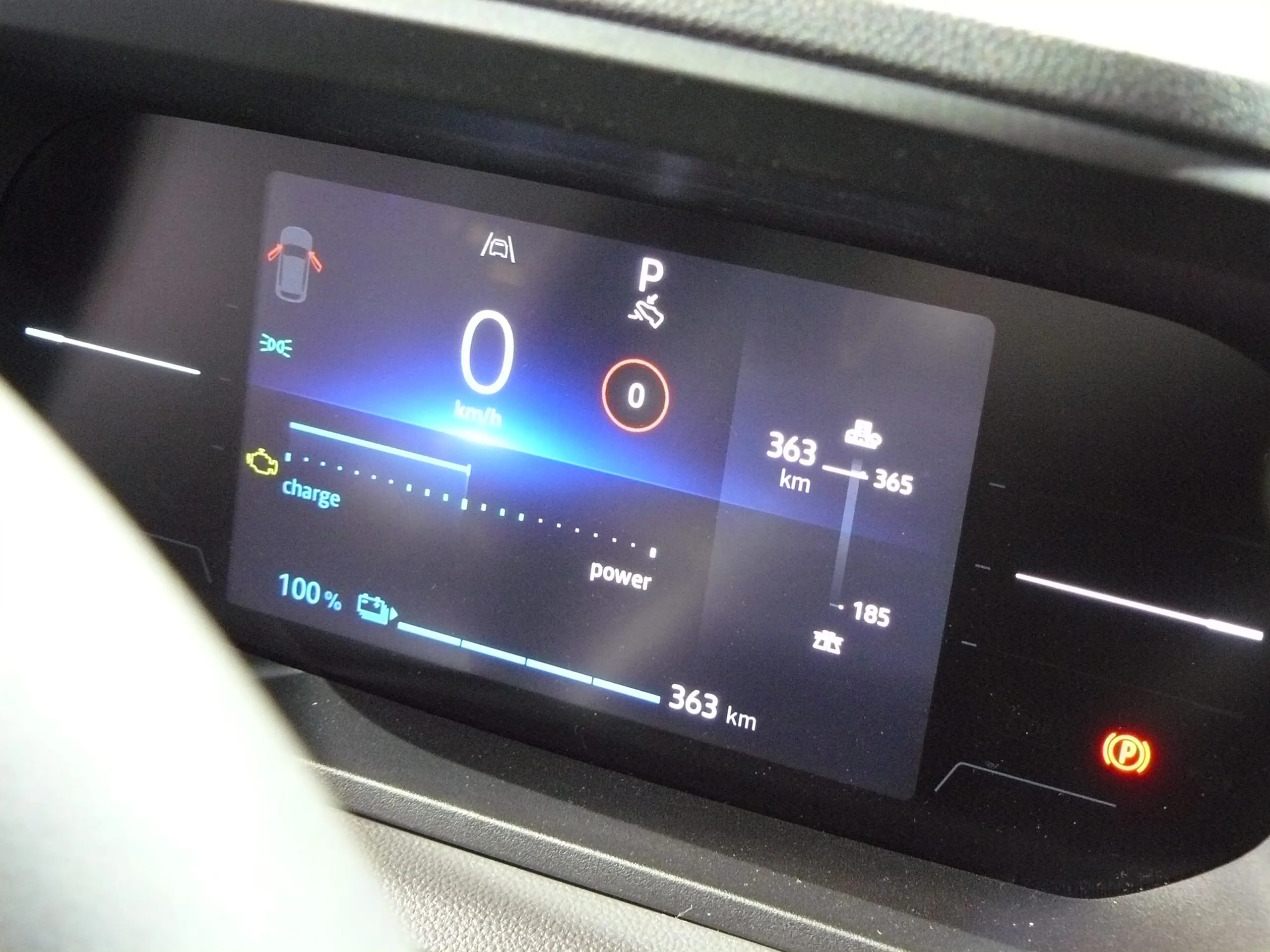 Je nach Ausführung klassische oder digitale und konfigurierbare Instrumente, hier die Variante des Master E-Tech Electric.