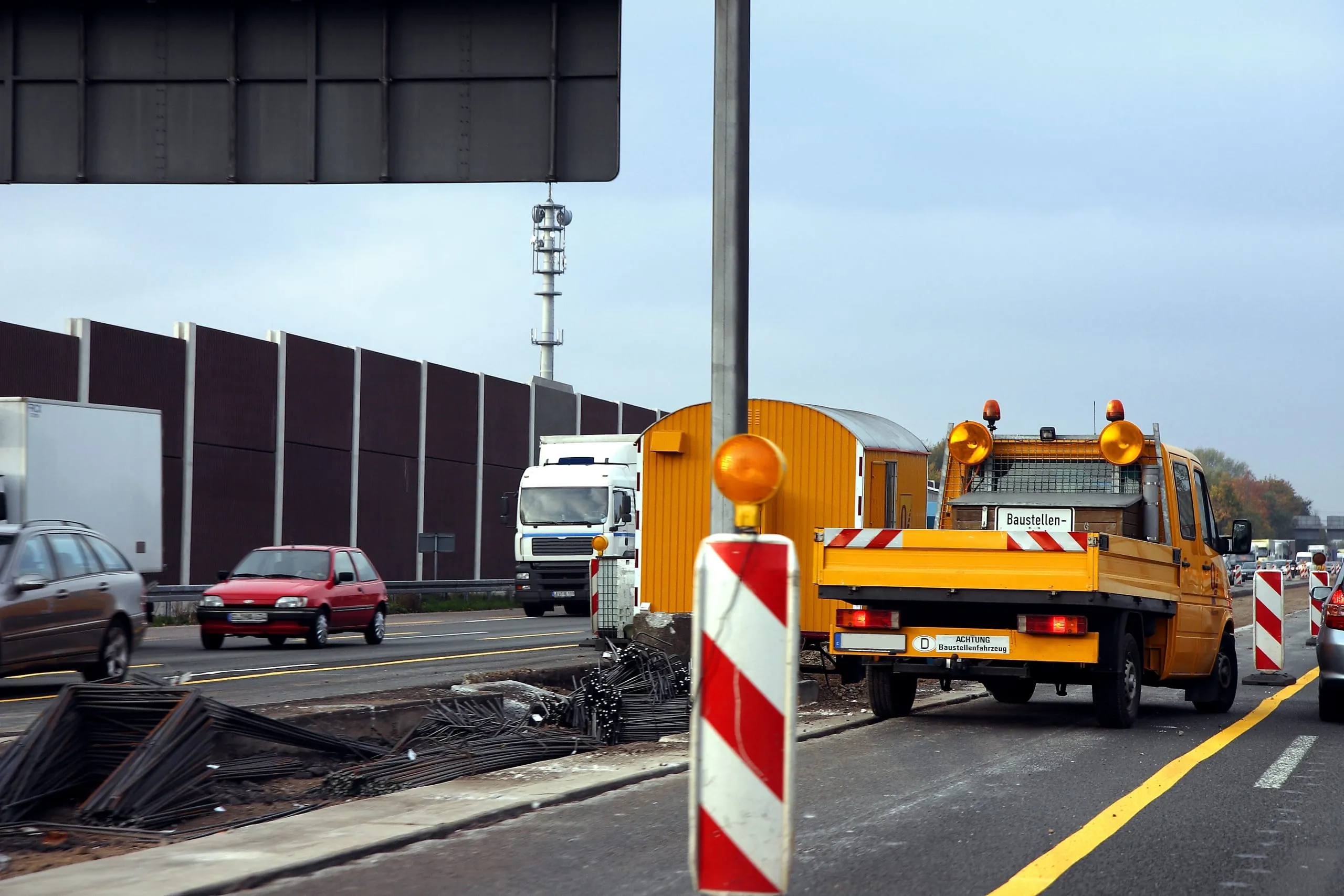 Straßenbau: Neue Schulungszertifikate für Baustellen-Absicherung erforderlich