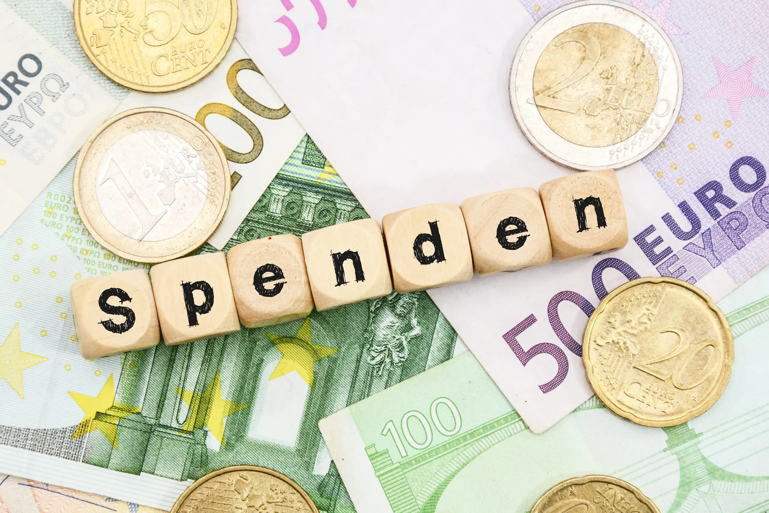 Spenden: Wie sich Großzügigkeit positiv auf die Steuer auswirkt