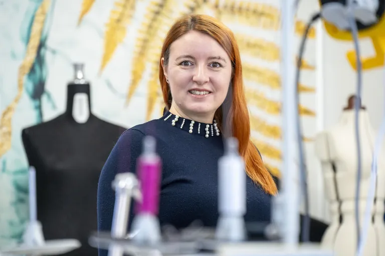 Verena Christmann, Schneidermeisterin und Gesch&auml;ftsf&uuml;hrerin der beiden Label VC Couture und Funkenperle in Sulzbach/Saar.