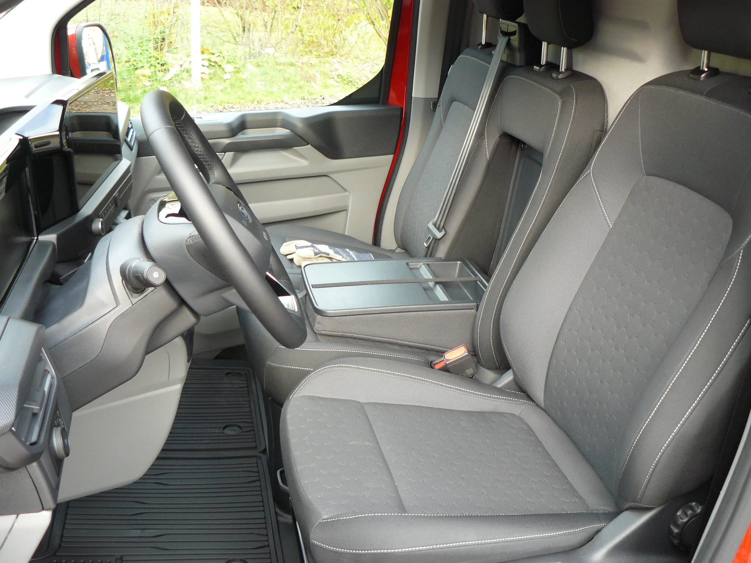 Angenehm gestaltet: Das Fahrerhaus hat in jede Richtung einige Zentimeter zugelegt – passt.