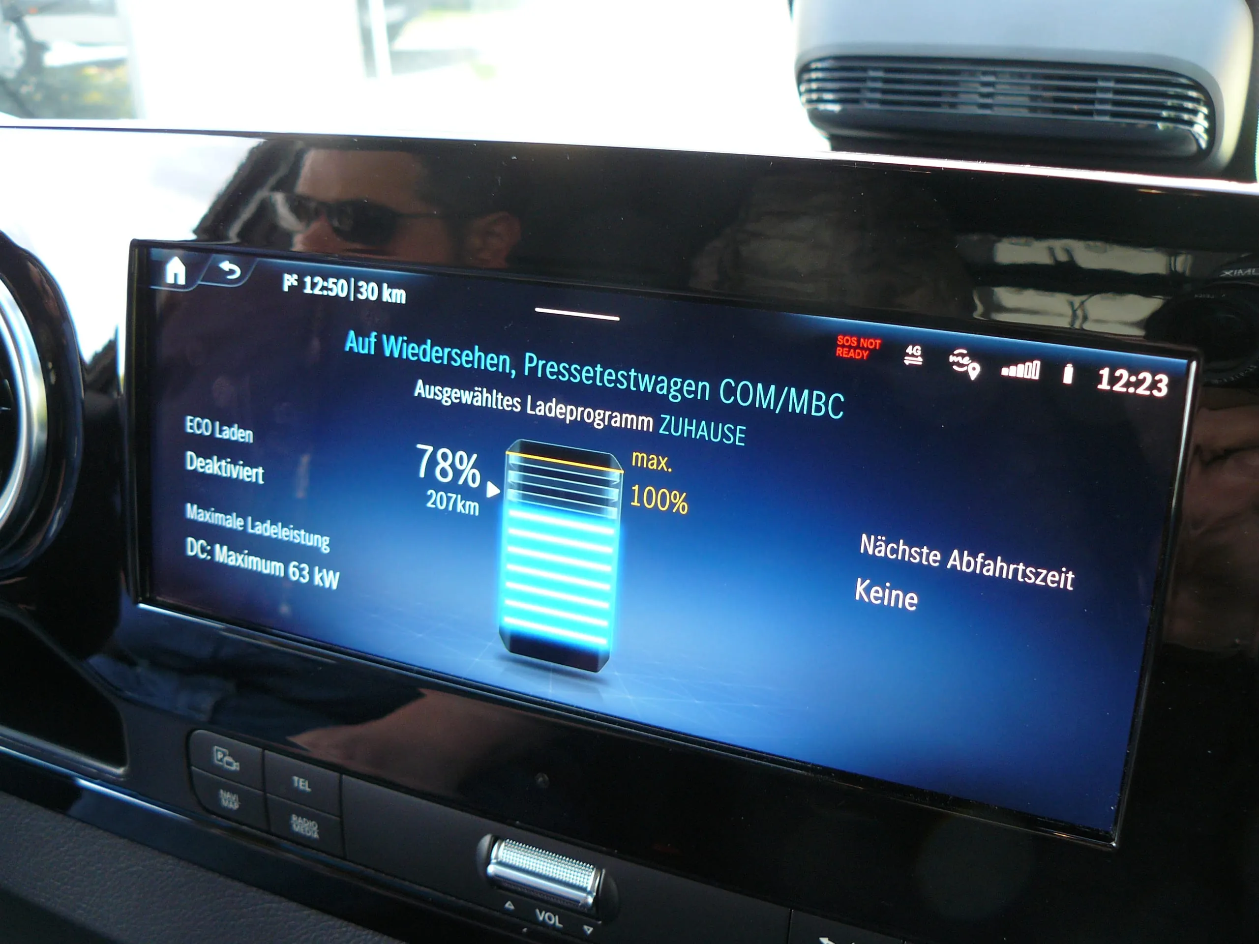 Tschüss Testwagen: feines Display mit sehr informativen Anzeigen.