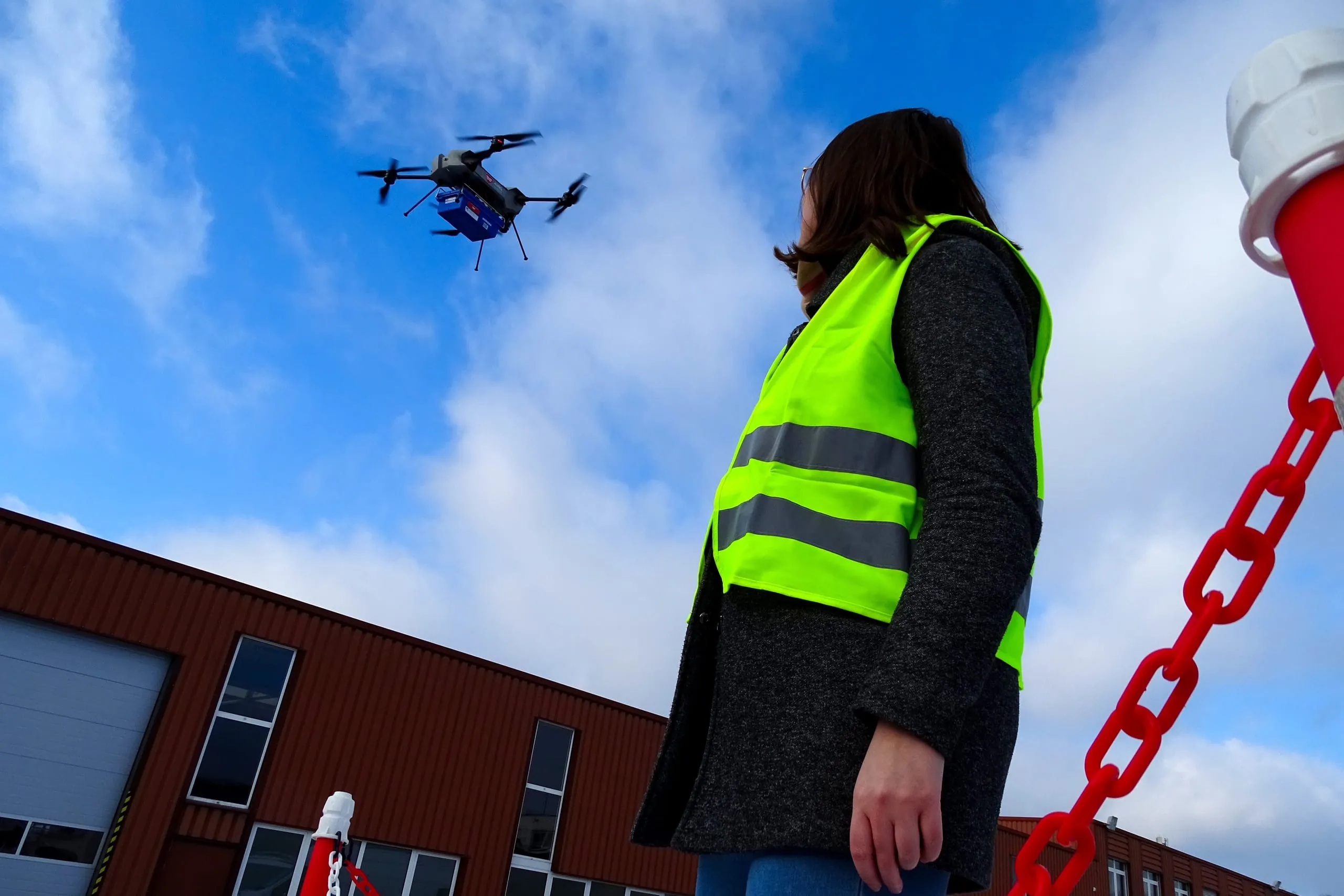 Mit der Drohne auf die Baustelle: Wie Betriebe vom Materialtransport durch die Luft profitieren