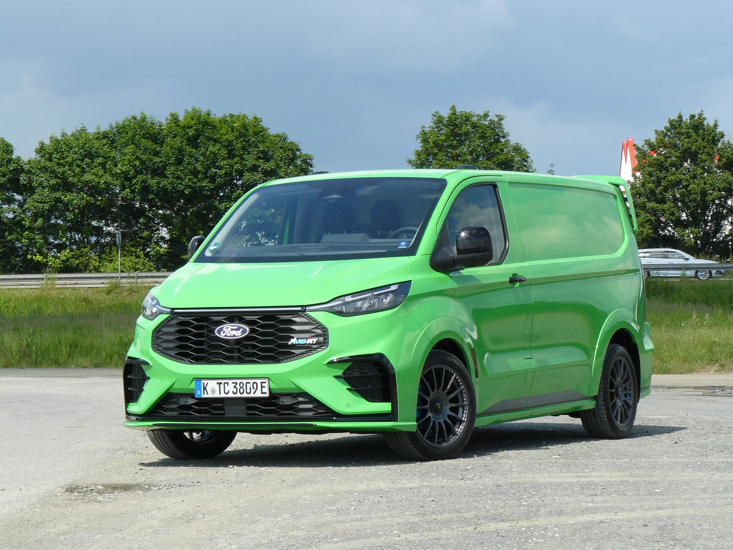 Ford E-Transit Custom: Vielseitiger Transporter mit vier Leistungsstufen