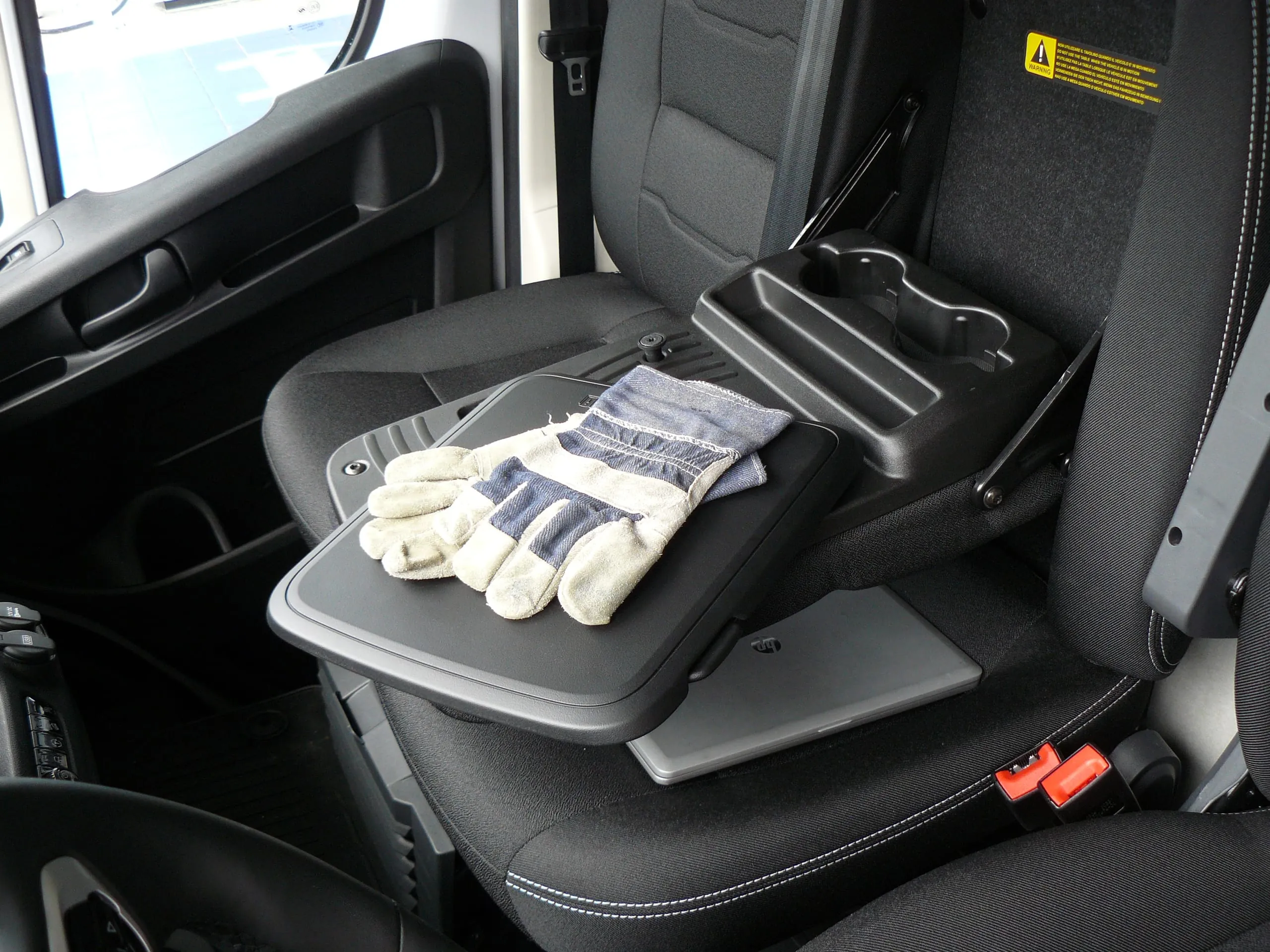 Konsequenz der großen Batterie: Die Nutzlast ist als 3,5-Tonner sehr eingeschränkt, deutlich wird’s an der übersichtlichen Palette für die Verbrauchsfahrt.