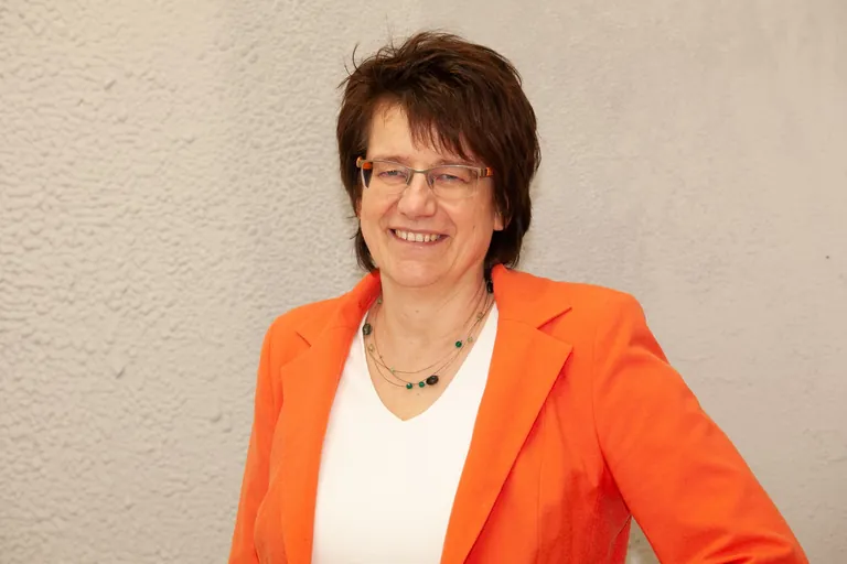 Iris Leisenheimer nutzt Kontakte und Netzwerke um L&ouml;sungen f&uuml;r Probleme zu finden.