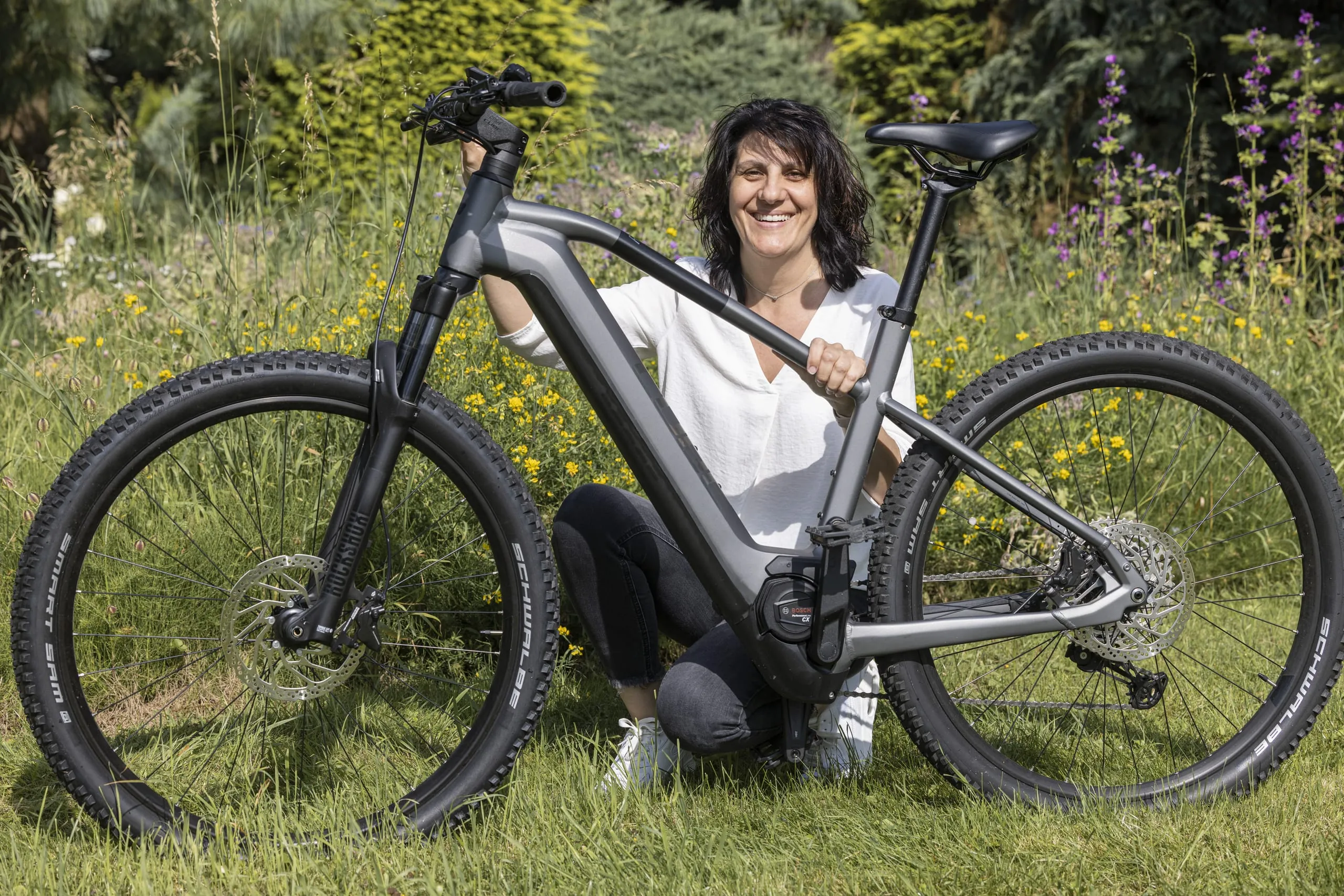 Nadine Röhe, Prokuristin bei Röhe Elektrotechnik in Stemwede, freut sich über die gemeinsamen Touren ihrer Mitarbeiter.