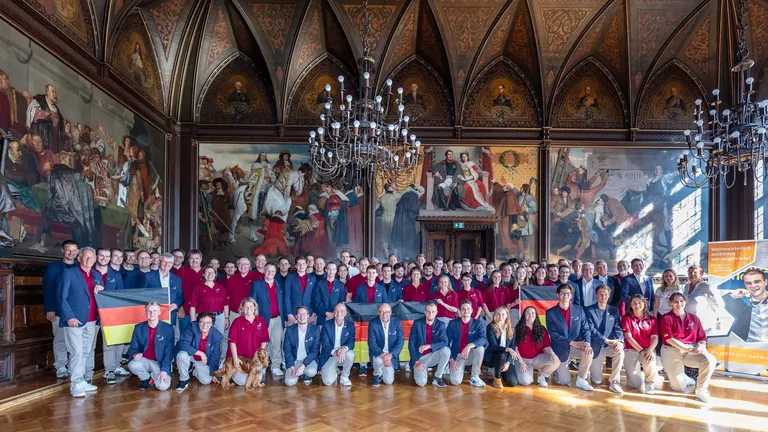 Das WorldSkills Germany Team beim Empfang im Rathaus in Erfurt kurz vor den WorldSkills 2024 in Lyon.