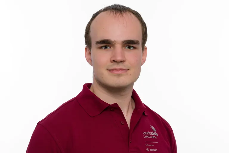 Fabian Mutschler tritt im Skill "Mechatronics" an.