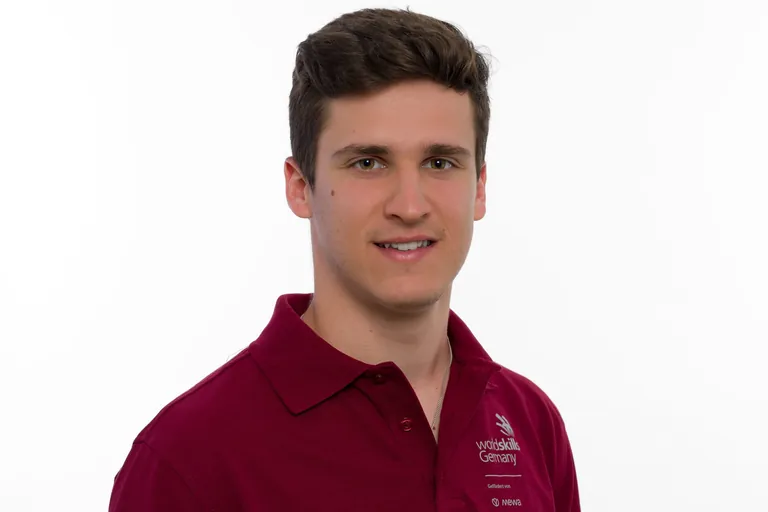 Michael Neumann tritt bei den WorldSkills 2024 in Lyon im Skill "Stonemasonry" an.