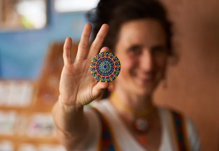 Die beinahe ausgestorbene Handwerkskunst ist zu der Haupteinnahmequelle der Designerin geworden.