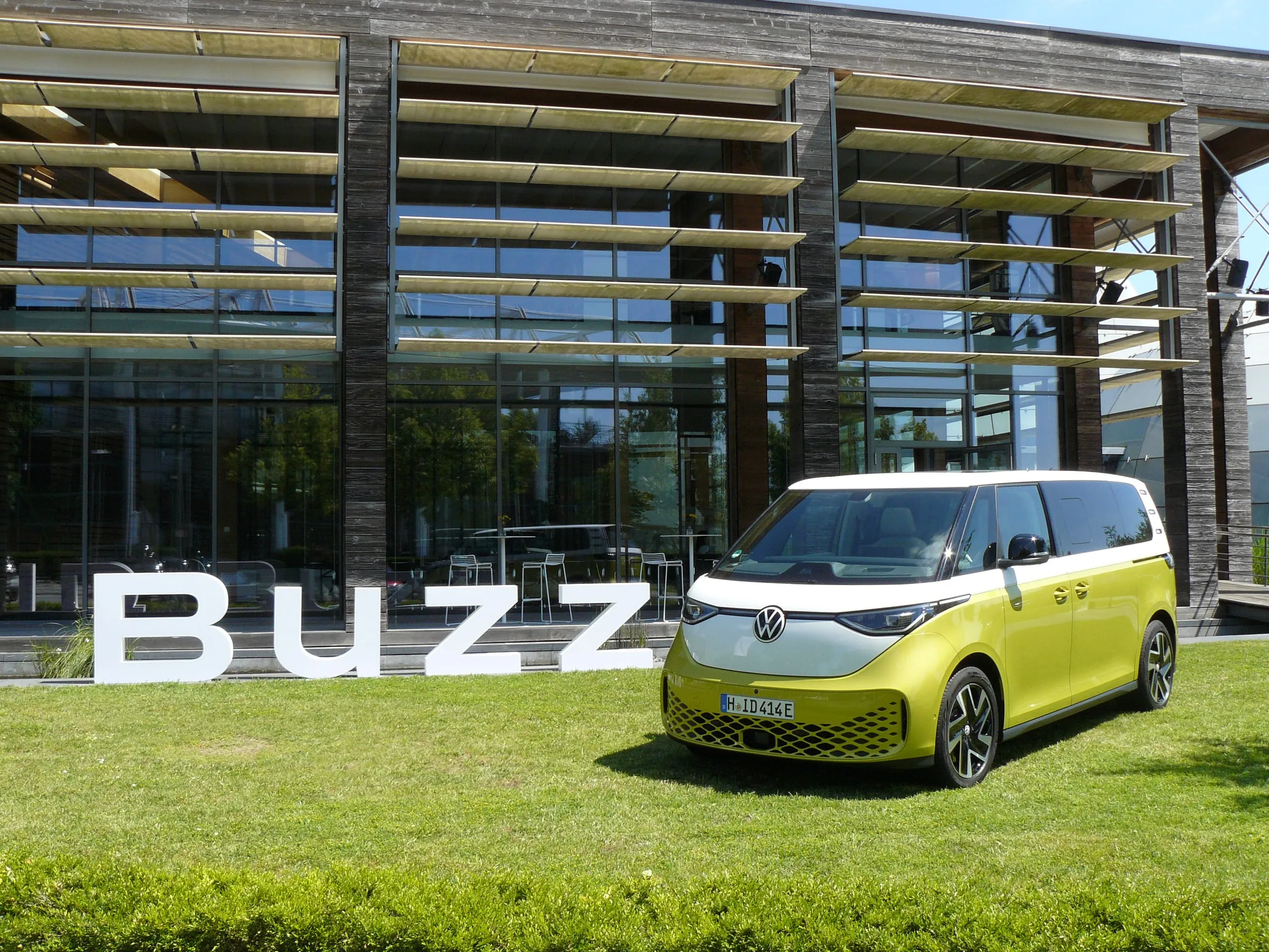 VW ID.Buzz Pro und GTX: Erweitertes Angebot für den Fuhrpark