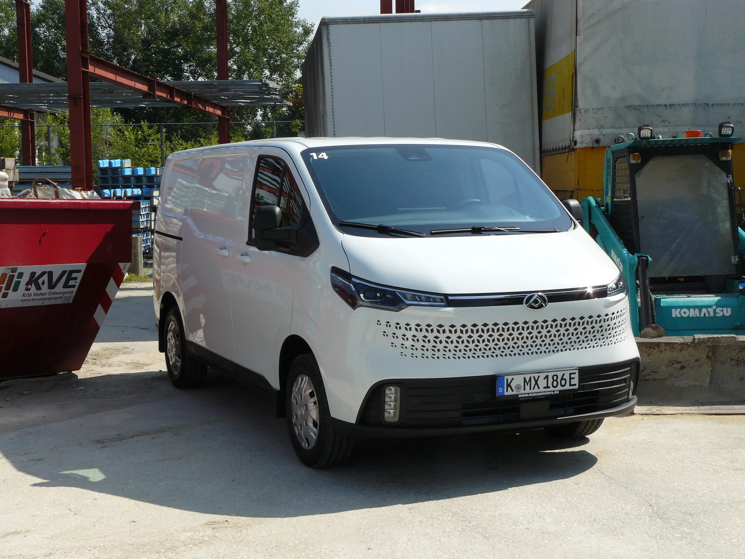 Maxus eDeliver 7: Flotter E-Transporter mit vielen Features sowie hoher Nutz- und Anhängelast