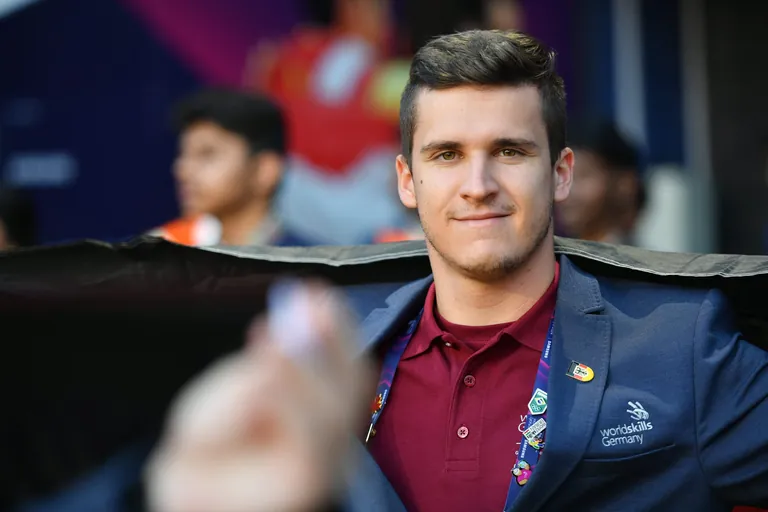 Steinmetz Michael Neumann gewinnt Bronze im Skill Stonemasory bei den WorldSkills 2024 in Lyon.