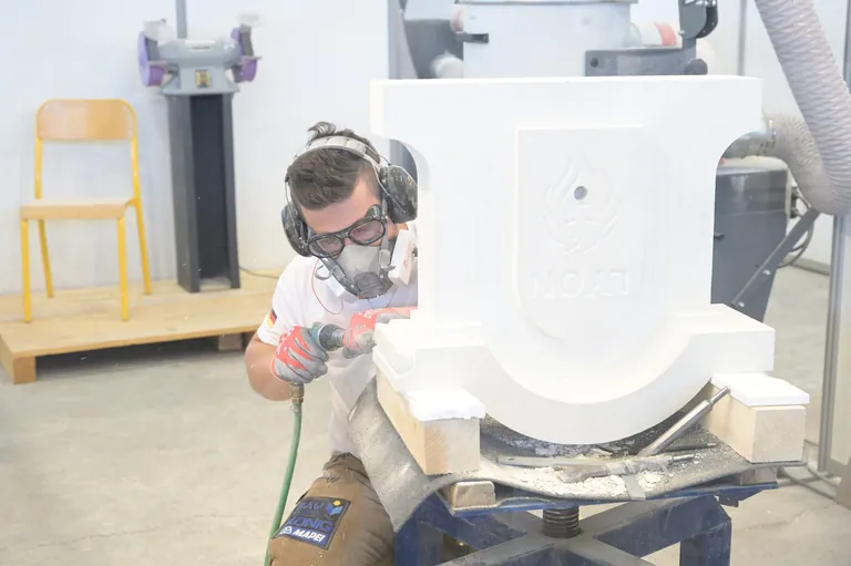 Steinmetz Michael Neumann gewinnt Bronze im Skill Stonemasory bei den WorldSkills 2024 in Lyon.