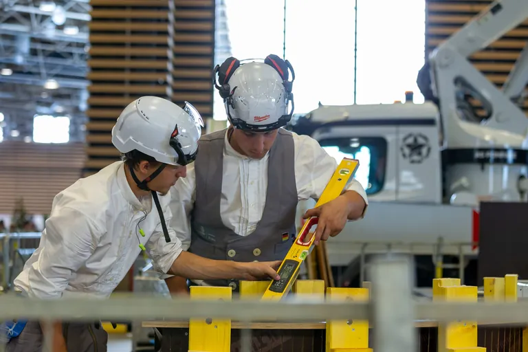 Betonbauer Louis Ritschel und Muhammed Ali Lamain gewinnen Silber im Skill Concrete Construction Work.