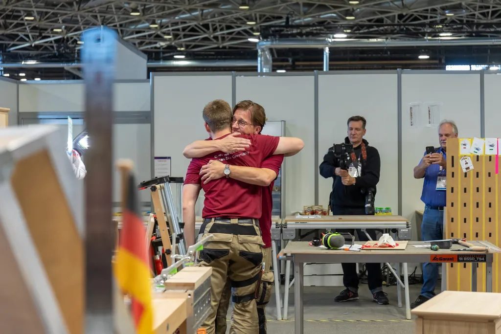 Die emotionalen Momente der jungen Handwerkerinnen und Handwerker bei den WorldSkills 2024 in Lyon.