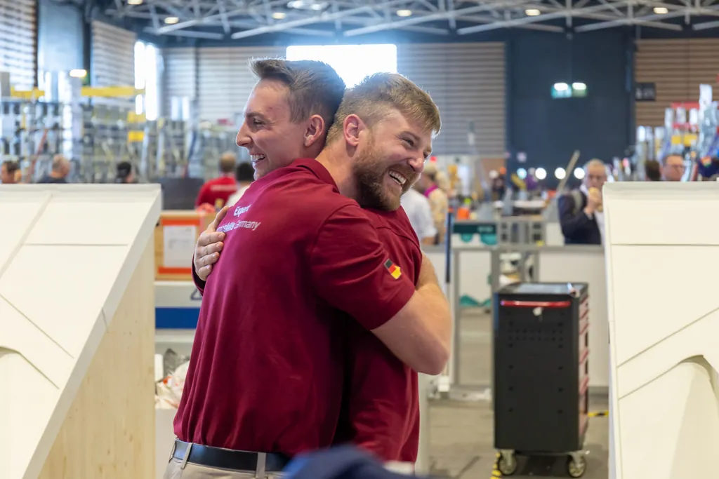 Die emotionalen Momente der jungen Handwerkerinnen und Handwerker bei den WorldSkills 2024 in Lyon.