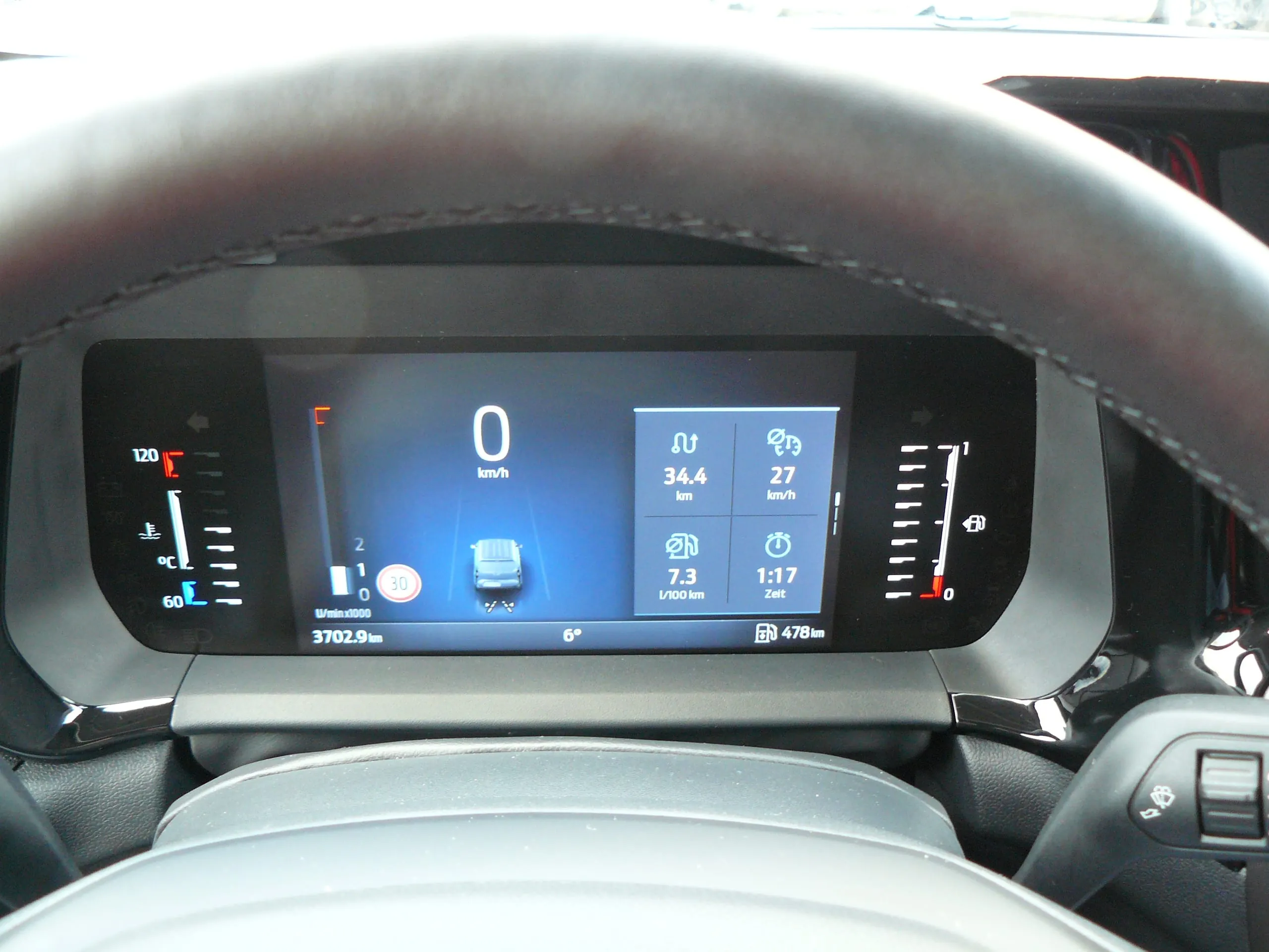 Verspielt: Die Instrumente mit ihren Säulengrafiken sind gewöhnungsbedürftig.