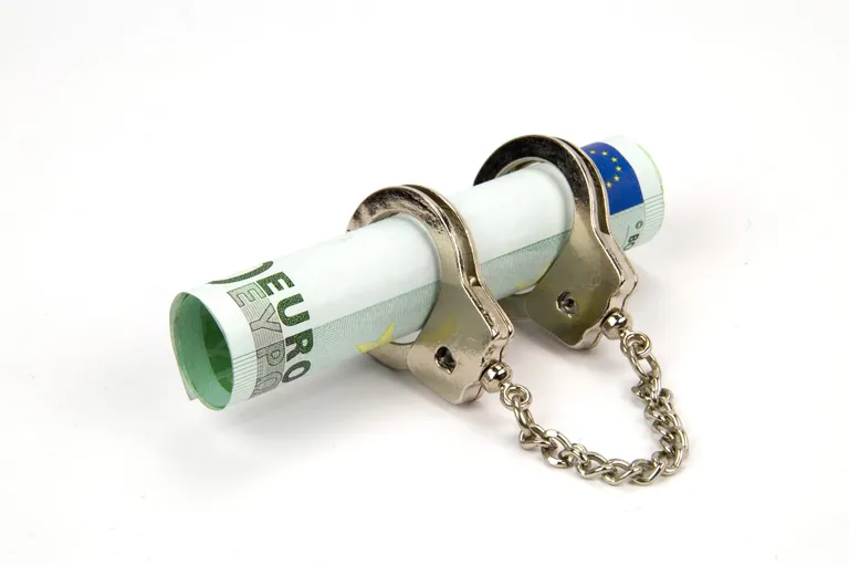 Der Kapitalmarkt verschenkt kein Geld - hohe Gewinnversprechen sollten Anleger immer misstrauisch machen.