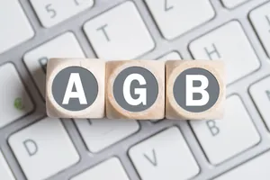 Unternehmer tun gut daran, die Allgemeinen Geschäftsbedingungen (AGB) in Verträgen korrekt aufzusetzen und eine Vermischung mit Inhalten der Datenschutzerklärung strikt zu vermeiden.