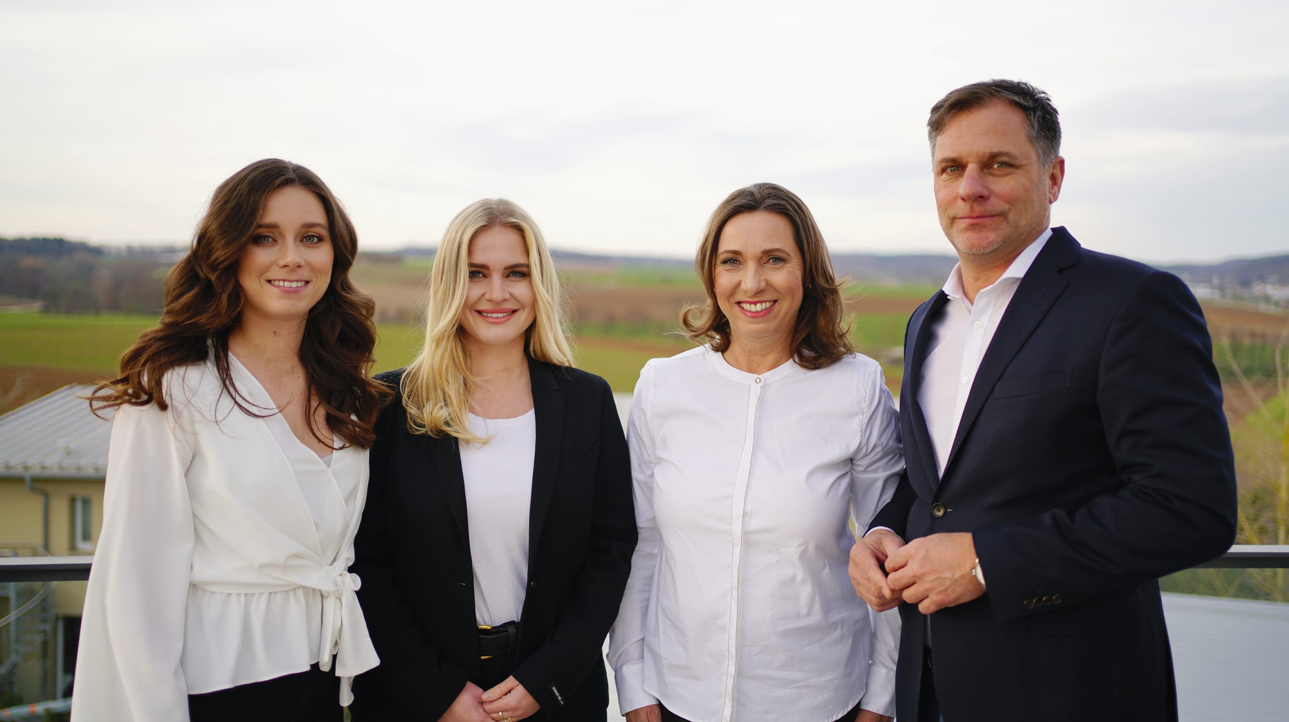 Geschäftsführer der Soyez Stuckateur GmbH aus Ilsfeld Axel Soyez mit Ehefrau Andrea und den Töchtern Alina und Lara (v. r. n. l.).