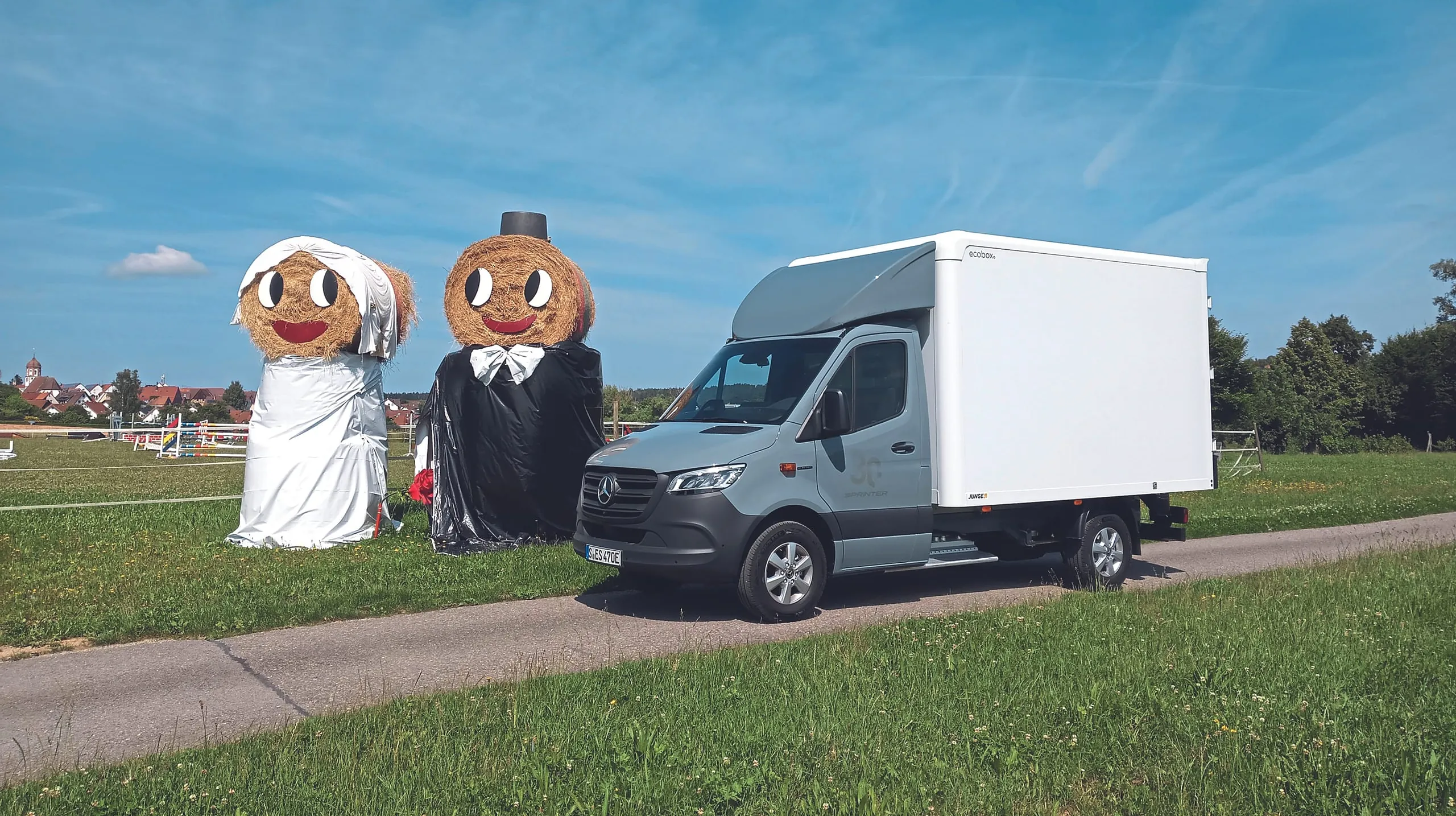 Innige Verbindung: Mercedes-Benz eSprinter plus Kofferaufbau.