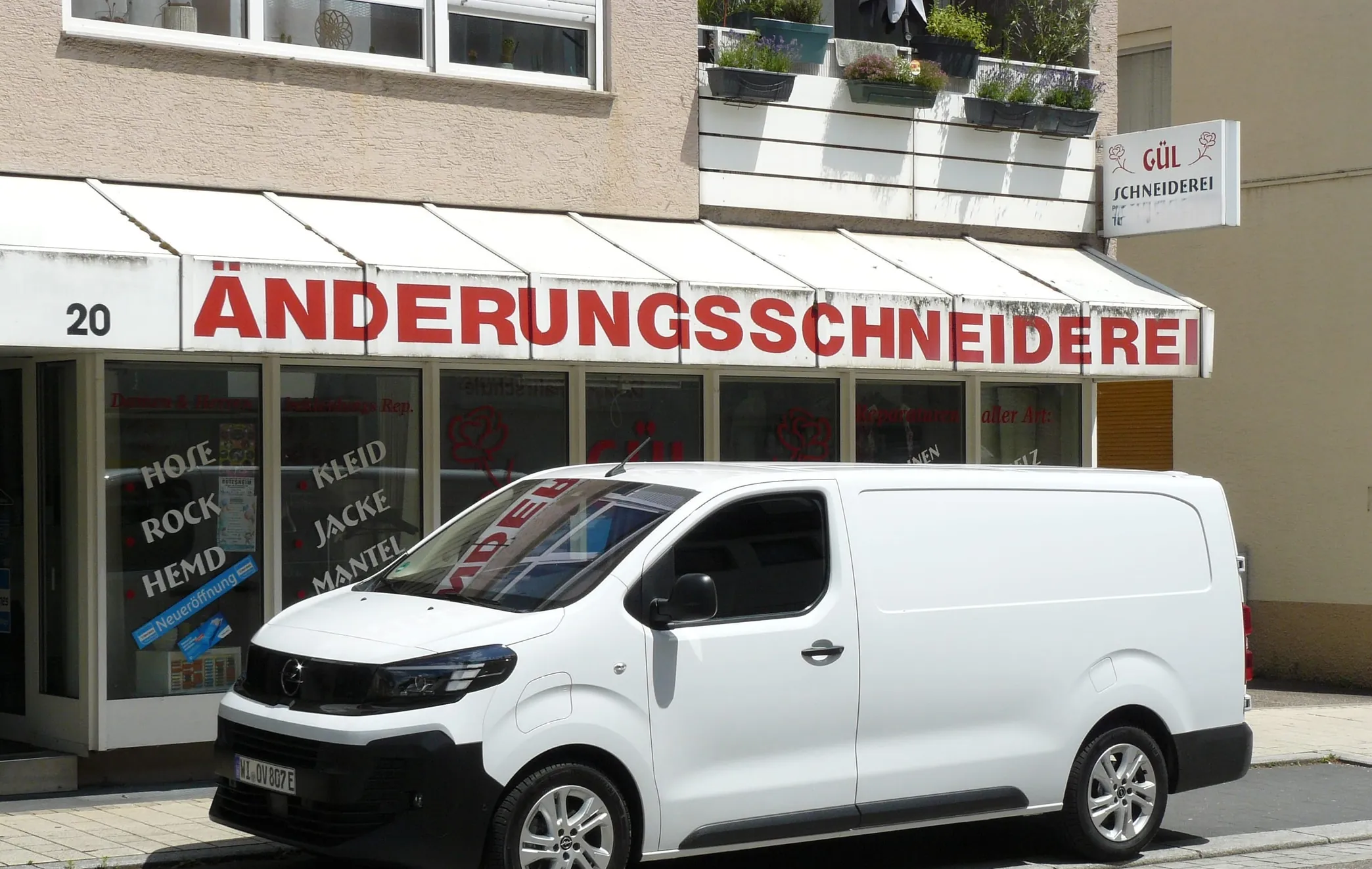 Opel Vivaro Electric: Moderne Optik, neue Elektronik und digitales Cockpit