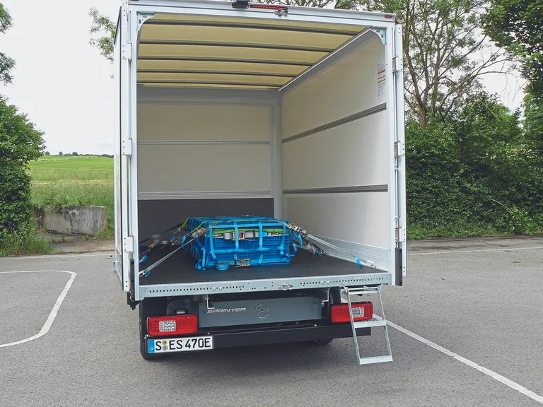 Voll geladen: Sieht nach wenig aus, sind aber rund 650 Kilo Ballast.