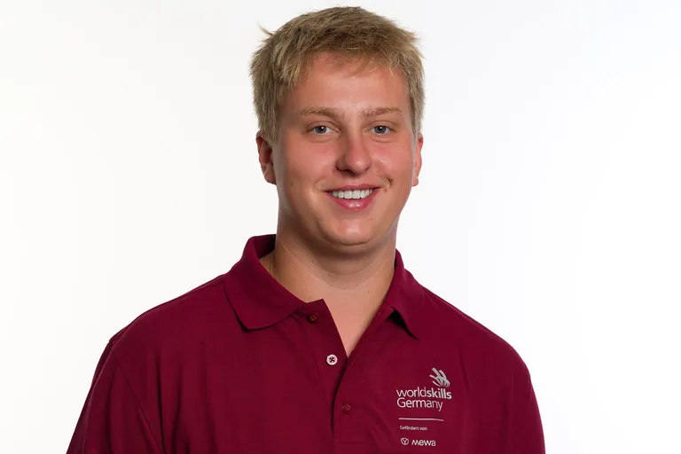 Maurer Florian Quade tritt im Skill "Bricklaying" bei den EuroSkills 2025 in Herning an.