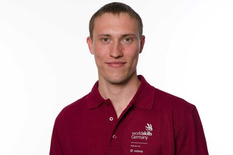 Schreiner Lutz K&ouml;nig tritt im Skill "Joinery" an.