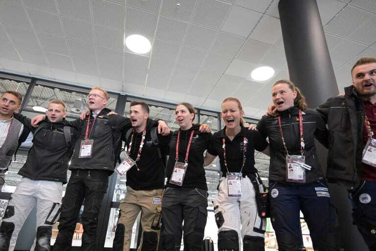 Gemeinsames einstimmen auf den zweiten Wettkampftag.